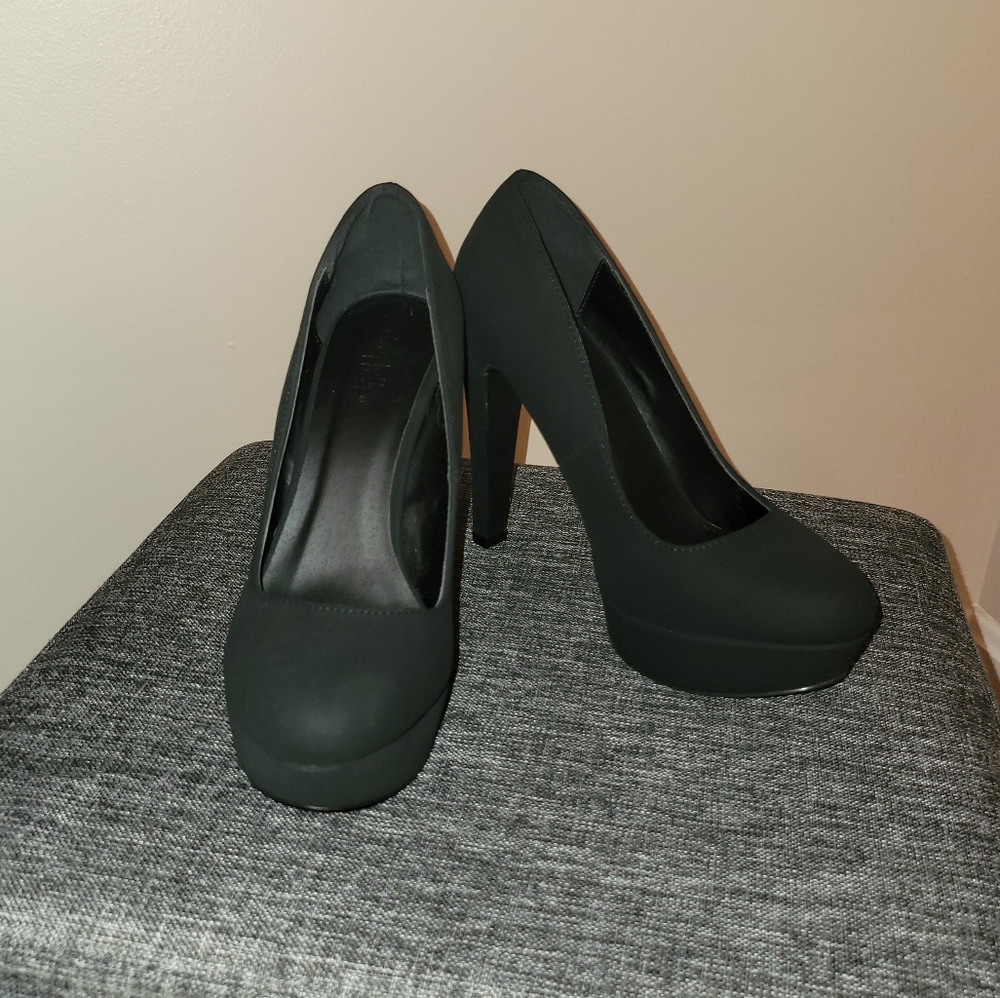 Charlotte Russe Black Platform Heals, Size 8